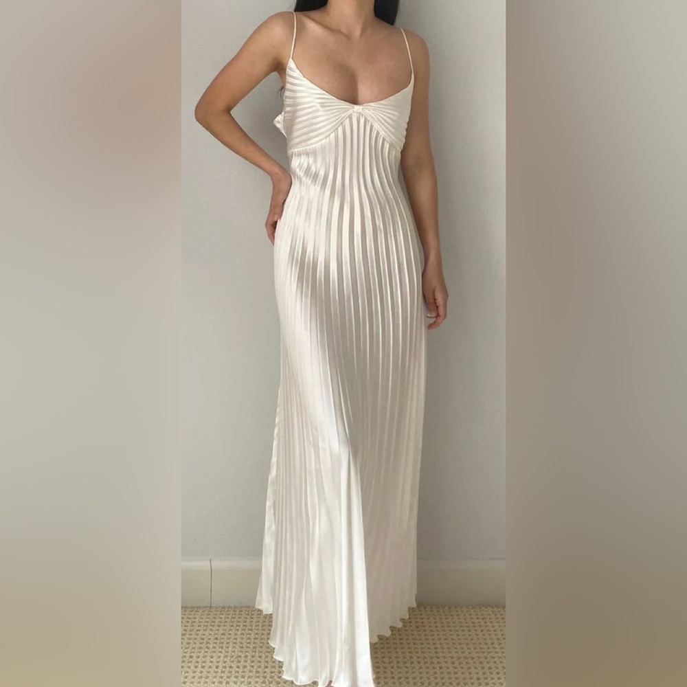 NEW Pleated dress
